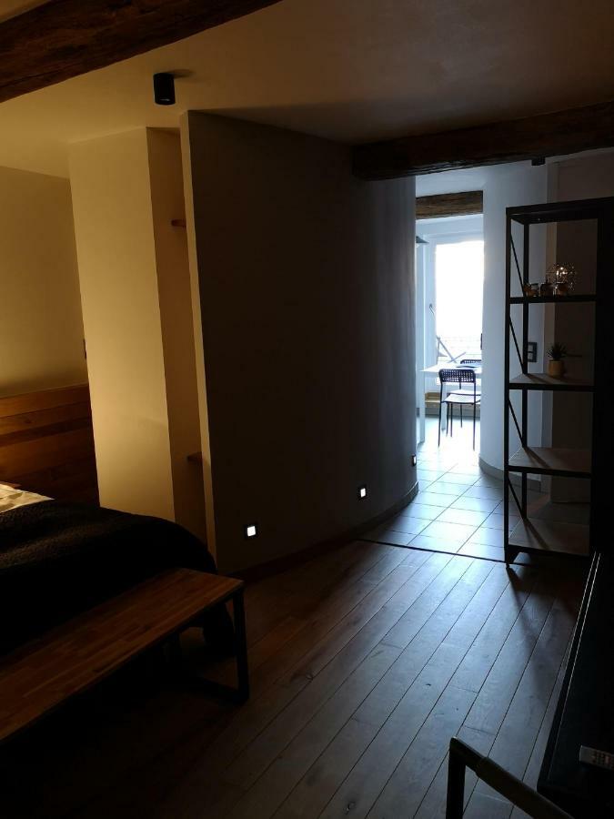 Ardenne Bnb Gite Urbain Avec Terrasse Marche-en-Famenne Exterior photo